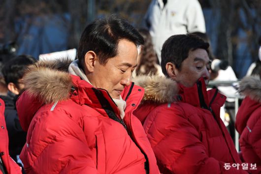 김건희 특검은 1일 오세훈 서울시장을 정치자금법 위반 혐의로 불구속 기소했다. 서울 종로구 광화문 광장에서 열린 사랑의 온도탑 점등식에 참석한 오세훈 시장. 양회성 기자 yohan@donga.com