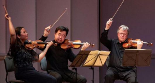 한스아이슬러 국립음대에서 함께 연주하고 있는 박수예와 닝펑, 울프 발린 교수(왼쪽부터). ⓒJanine Escher