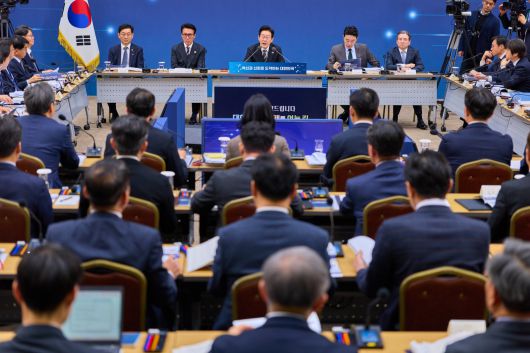 이재명 대통령이 12일 세종시 정부세종컨벤션센터에서 열린 과학기술정보통신부·개인정보보호위원회 업무보고에서 발언하고 있다. 2025.12.12. 대통령실 제공