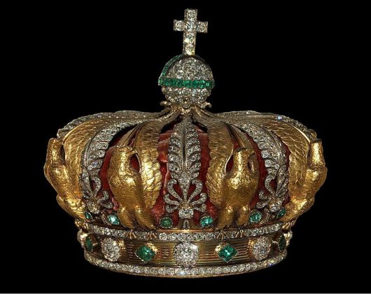 19일 프랑스 파리 루브르 박물관 절도 사건에서 도난당했다가 회수한 나폴레옹 3세의 아내인 유제니 황후의 왕관. 출처=위키피디아