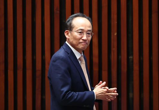 추경호 국민의힘 의원이 8일 오전 서울 여의도 국회에서 열린 의원총회 및 이재명 정권 독재악법 국민고발회에서 입장하고 있다. 2025.12.08. 뉴시스