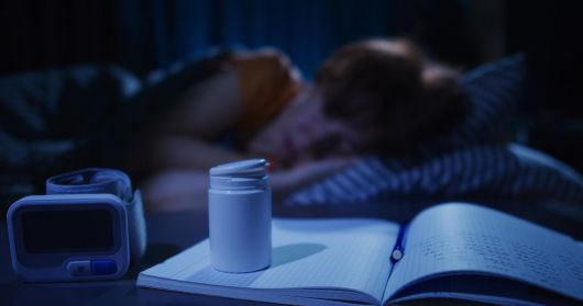 잠들기 전 복용한 수면 영양제가 항상 숙면으로 이어지는 것은 아니다. 복용 타이밍과 수면 환경이 효과를 좌우한다. 게티이미지뱅크