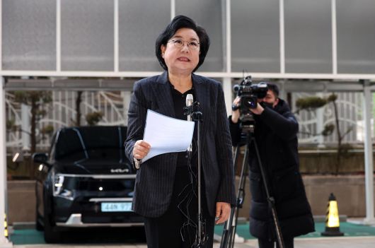 초대 기획예산처 장관 후보자로 지명된 이혜훈 전 국민의힘 의원이 30일 오전 서울 중구 예금보험공사에 마련된 인사청문회 준비 사무실로 출근하며 심경을 밝히고 있다.  뉴스1