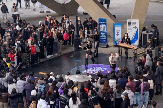 2025 스트리트포스 서울과 연계 행사로 랜덤플레이댄스가 진행됐다 / 출처=SBA