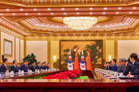 이재명 대통령과 시진핑 중국 국가주석이 5일 오후 베이징 인민대회당 동대청에서 한중 정상회담을 갖고 있다. 2026.1.5 청와대사진기자단 송은석 기자 silverstone@donga.com