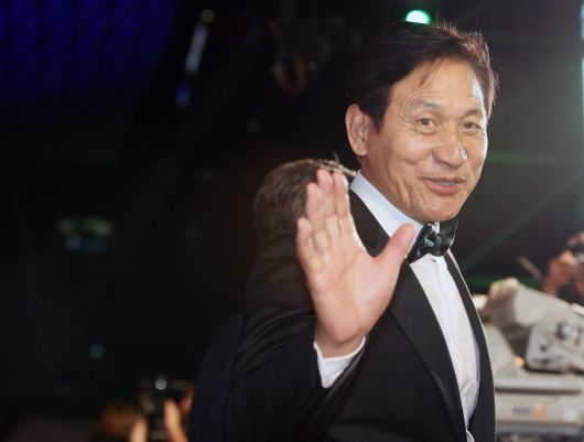 배우 안성기가 5일 서울 용산구 순천향대병원에서 향년 74세를 일기로 별세했다. 사진은 2019년 제24회 부산국제영화제 개막식 레드카펫 행사에 참석하는 배우 안성기. (뉴스1 DB) 2026.1.5/뉴스1