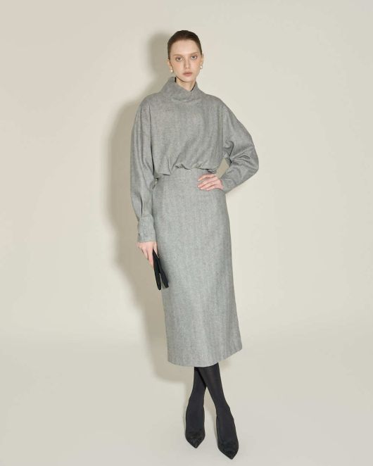 이부진 이사장이 착용한 브랜드 딘트의 하이넥 울 원피스. 뉴스1