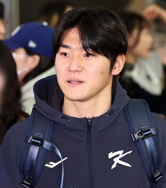 “WBC 기대하세요” 담금질 돌입 9일 공항에 함께 도착한 김도영은 “개인적인 욕심보다는 한국 야구가 더 높이 올라갈 수 있게 팀을 위해 뛰겠다”고 말했다. 인천=뉴시스