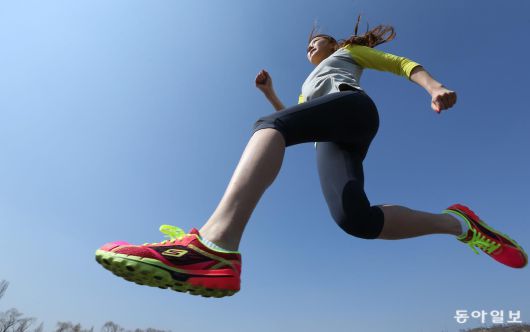 브라이언 트레이시는 “원하는 게 있으면 생각만 하지 말고 작은 것부터 행동에 나서야 한다”고 강조한다.  동아일보 DB