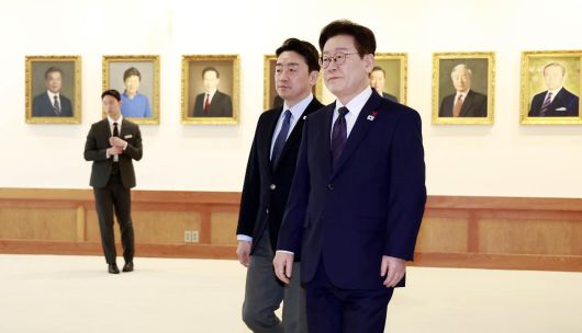 이재명 대통령이 22일 청와대에서 열린 수석보좌관회의에 입장하고 있다. 2026.01.22. 뉴시스