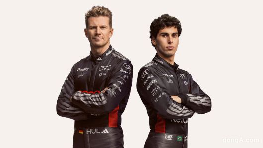 아우리 레볼루트 F1 팀 드라이버 니코 휠켄베르크(Nico Hülkenberg, 왼쪽)와 가브리엘 보르톨레토(Gabriel Bortoleto).
