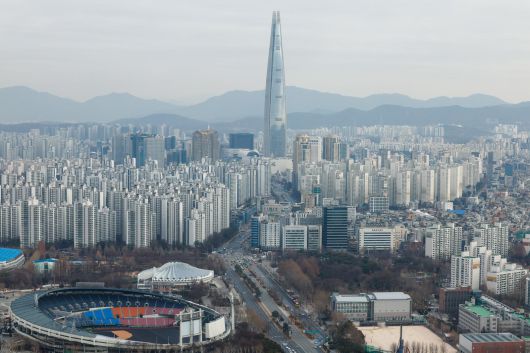 서울 강남구 트레이드타워에서 바라본 도심 아파트 단지. 뉴스1