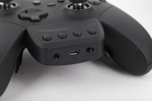 기능 버튼과 ‘플랫폼 선택 스위치’가 더해져 더욱 직관적인 사용성을 제공한다.