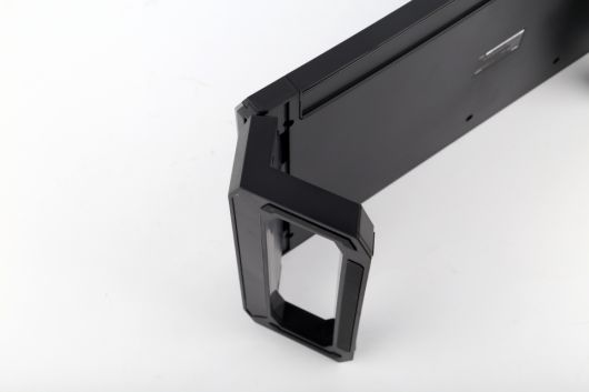 접이식 지지대로 가로 길이를 조절할 수 있다.