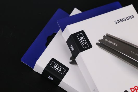 용량은 1TB와 2TB 모델을 선택할 수 있다.