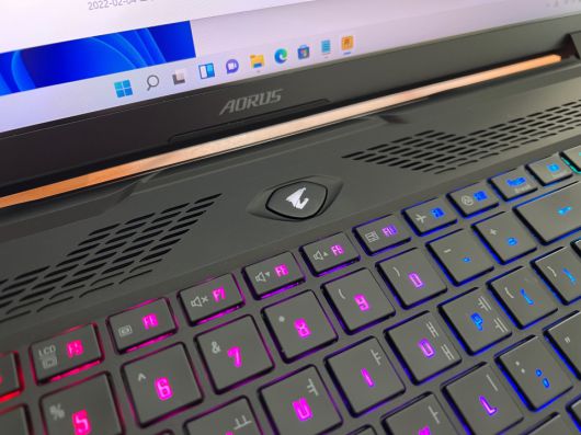 1,670만 컬러를 지원하는 RGB LED도 빠질 수 없는 요소다.