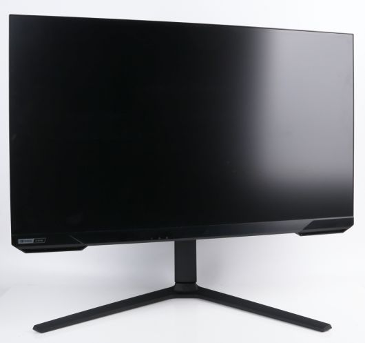 상하 각도를 지원하는 틸트와 좌우 각도를 지원하는 스위블 기능을 갖췄다.