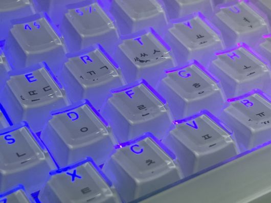 키캡도 RGB LED 확산에 특화됐다.