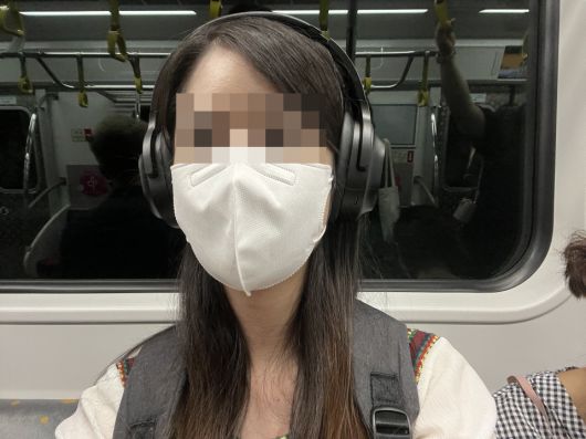 아이폰 기준 볼륨 40% 상태로 지하철에서 음악을 재생해보니, 차량 문이 열리고 닫히는 소리 외에는 외부 소리가 거의 들리지 않았다.