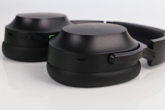 바디에는 펄 느낌이 더해진 블랙 색상이 적용됐다.