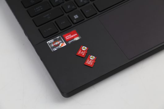 가성비에 적당한 용량을 원한다면 512GB가 적합하고 넉넉한 용량을 원한다면 1TB를 추천한다.