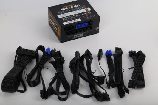 풀 모듈러 커넥터가 적용된 점에도 주목할 필요가 있다.