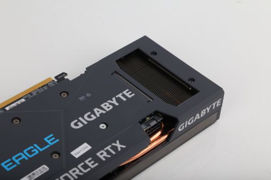 스크린 쿨링을 통해 열을 더욱 빠르게 방출할 수 있다.