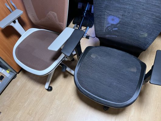 좌판의 위치도 체형에 맞게 조절할 수 있었는데, 조절 가능한 범위가 꽤나 넓었다.