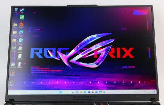 18인치의 큰 화면을 갖췄다.