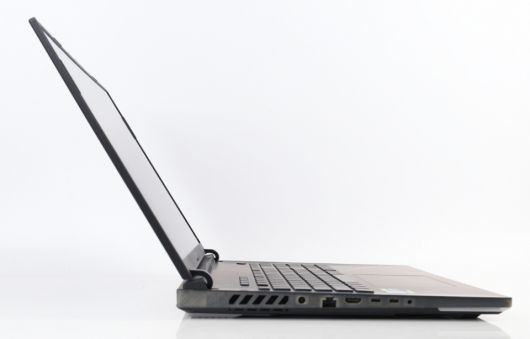 화면은 약 120도까지 열린다.