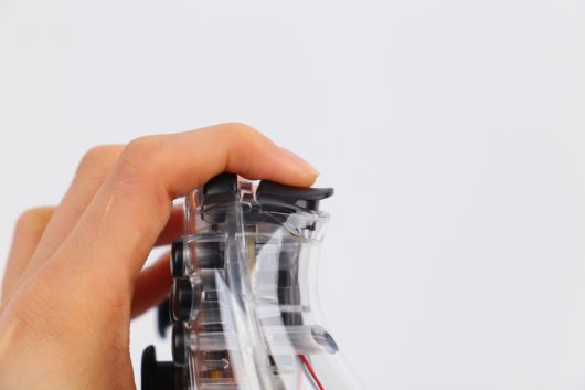 트리거도 스위치 프로콘처럼 아날로그 방식이 아닌 버튼 방식으로 설계됐다.