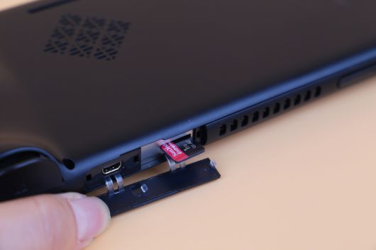 오딘 프로에 마이크로 SD 카드를 넣어보니 바로 인식하는 것을 확인할 수 있었다.