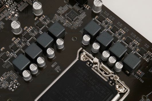 전원부는 6+1+1 페이즈의 구성을 갖췄다.