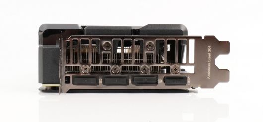 마운팅 브래킷은 단단하고 부식에 강한 304 스테인리스 스틸을 적용했다.