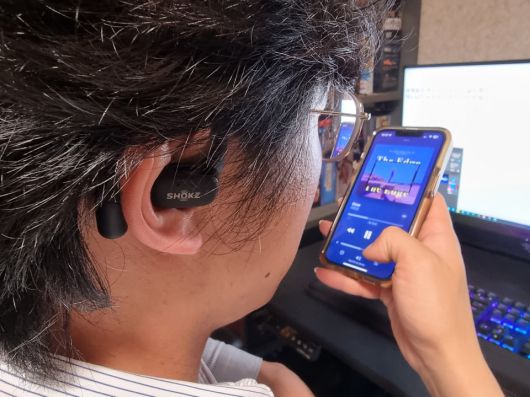 오픈형에서 구현이 어렵다고 알려진 극저음역대의 존재감도 제법 큰 편이었고 바이올린과 같은 고음역대도 무난했다.