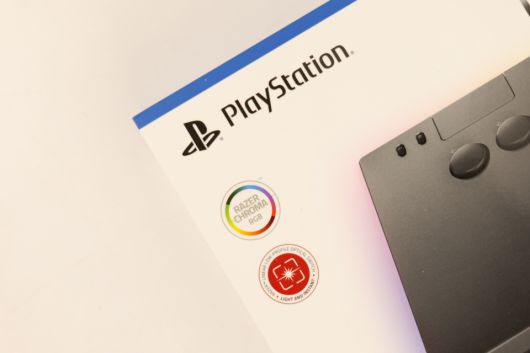 PC 외에도 플레이스테이션 5와 공식적인 호환성이 보증된다.