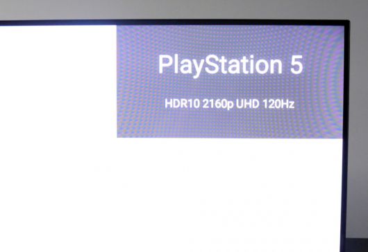 PS5 연결 시 HDR10, 4K UHD 해상도, 120Hz 주사율을 지원했다.