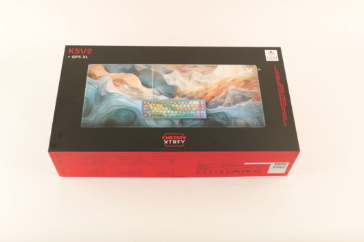 제품 박스 디자인에도 힘을 준 듯한 모양새다