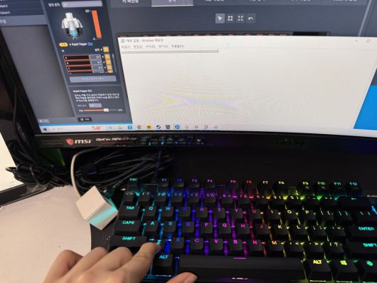 작동 지점을 3.8mm로 설정 후 키보드를 살짝만 눌러보니, 아예 인식이 되지 않았다. 끝까지 누르니 정상적으로 인식되는 것을 확인할 수 있었다.