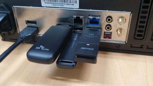 버팔로 SCT, SK하이닉스 T31, ELECOM EMB를 연결해 100GB의 파일복사 속도를 비교했다.