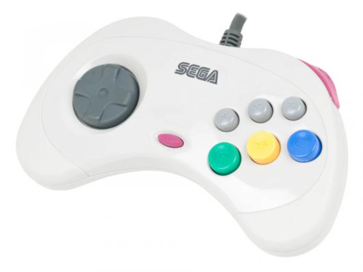 과거 6버튼 체계였던 세턴 패드로 즐기는 게이머도 있다.