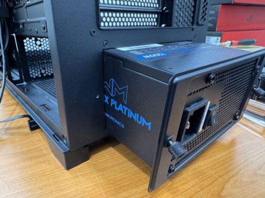 파워서플라이를 장착하기 편리하다.