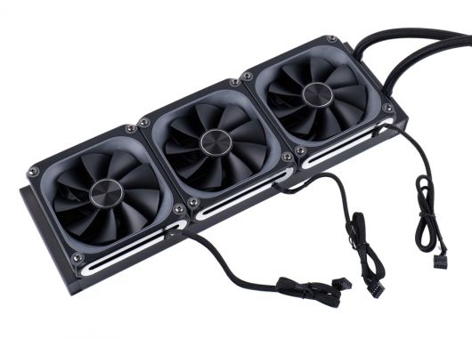 라디에이터에 120mm 쿨링팬 3개 장착한 모습