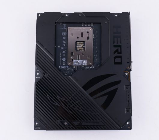 8중 PCB 기판으로 뛰어난 안정성을 지녔다.