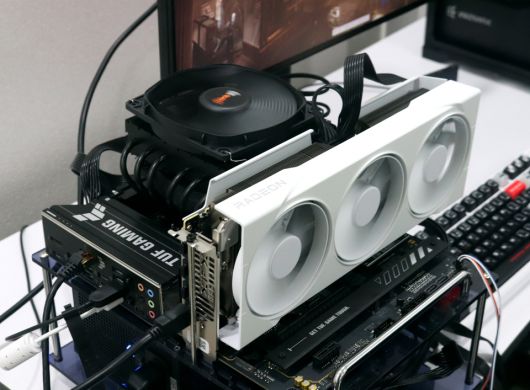 테스트 시스템에는 게이밍 PC용 프로세서로 이름난 ‘AMD 라이젠 7 7800X3D’를 사용했다.