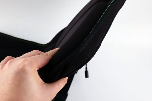 전반적으로 단단하면서 적당한 쿠션감을 지녀 고정된 자세에서 게임을 즐기기 유리할 것으로 보인다.