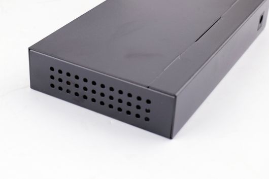 발열을 최소화할 수 있도록 메탈케이스가 사용됐다.