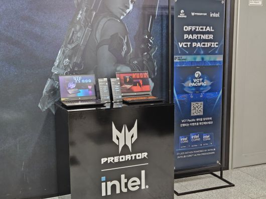 경기장 로비에는 두 대의 에이서 게이밍 노트북이 전시됐다.