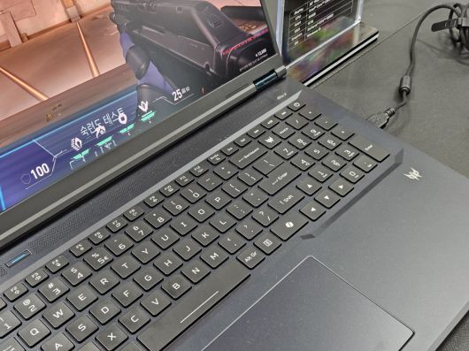 에이서 프레데터 헬리오스 네오 18 AI