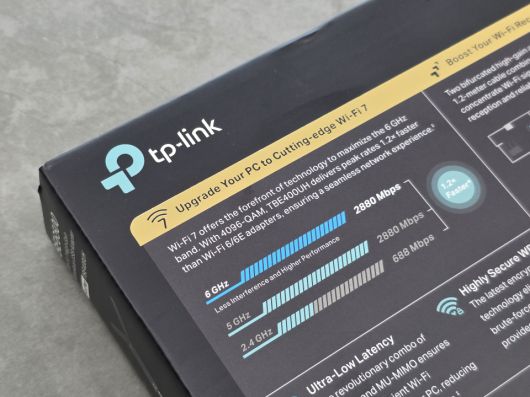 TBE400UH는 BE6500(2.4GHz 688Mbps, 5GHz 2882Mbps, 6GHz 2882Mbps)의 강력한 성능을 자랑하는 Wi-Fi 7 무선 랜카드다.